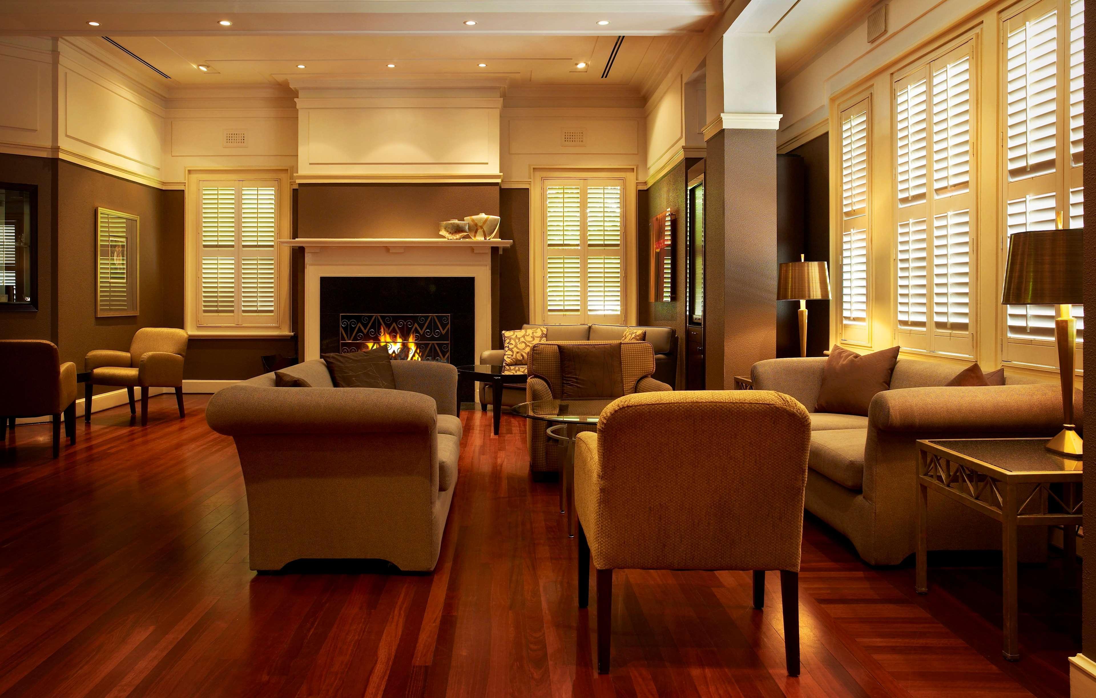 Hyatt Hotel Canberra - A Park Hyatt Hotel Exteriör bild The interior of the club