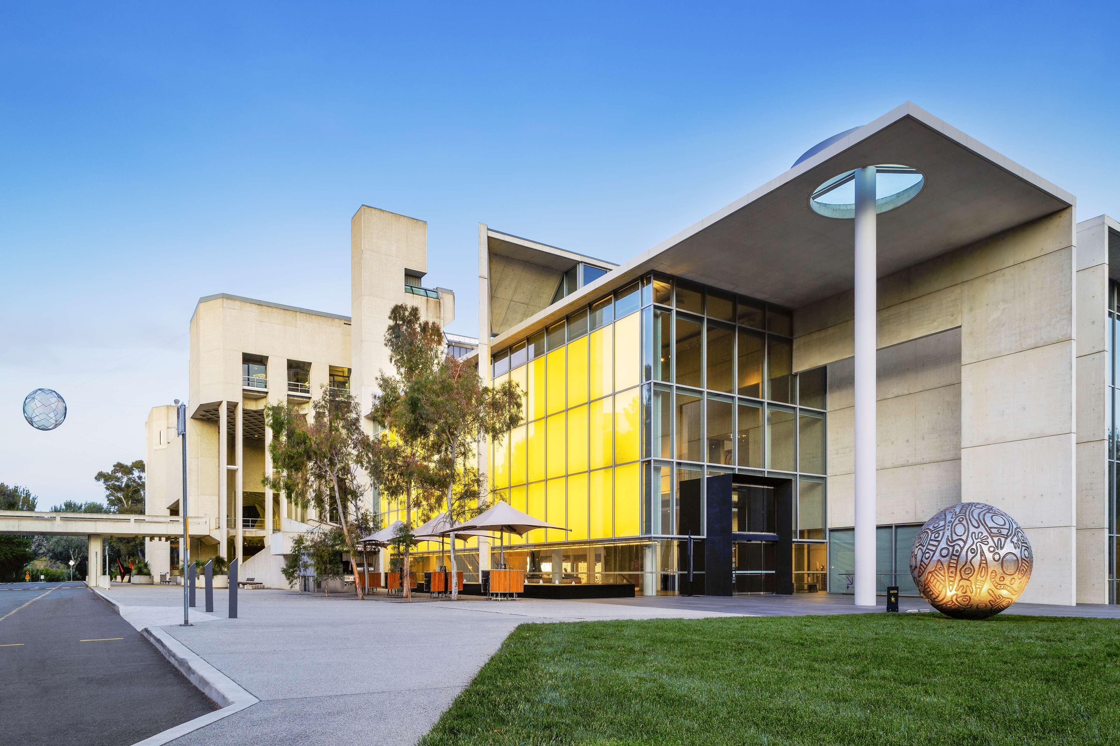 Hyatt Hotel Canberra - A Park Hyatt Hotel Exteriör bild The National Institute of Dramatic Art