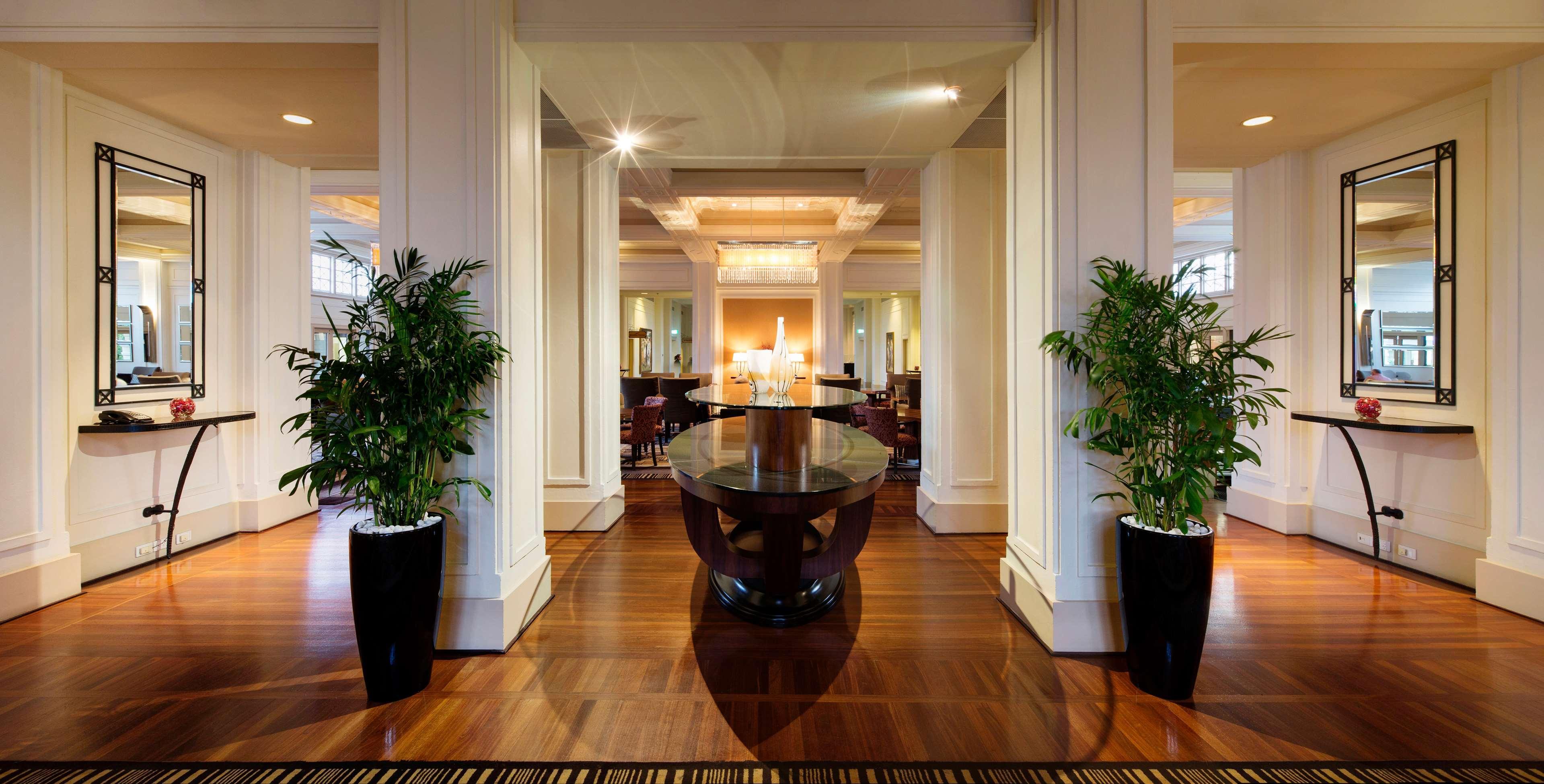 Hyatt Hotel Canberra - A Park Hyatt Hotel Exteriör bild Interior of the hotel