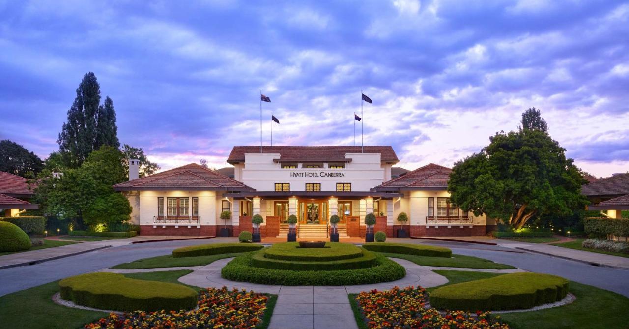 Hyatt Hotel Canberra - A Park Hyatt Hotel Exteriör bild The clubhouse at the Adelaide Golf Club